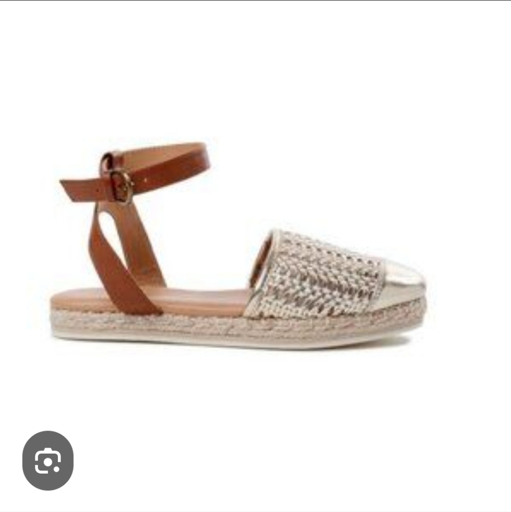 Time And Tru Gold Ankle Strap Espadrille Sandals. EUC. Size 8